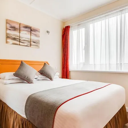 Oyo Godolphin Arms 3*