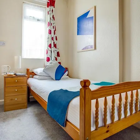 Oyo Godolphin Arms Otel 3*