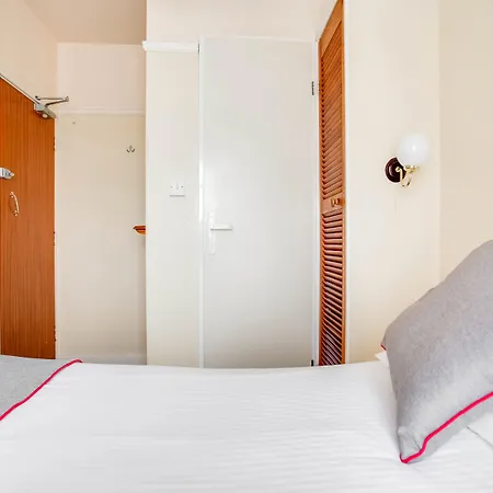 Oyo Godolphin Arms Otel 3*
