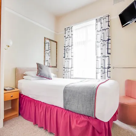 Otel Oyo Godolphin Arms New Quay
