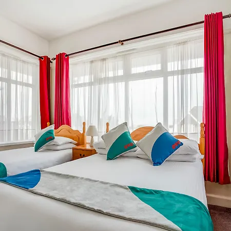 Oyo Godolphin Arms 3*