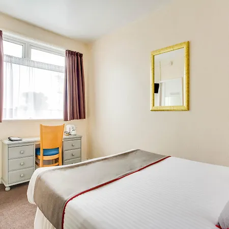 Oyo Godolphin Arms 3*