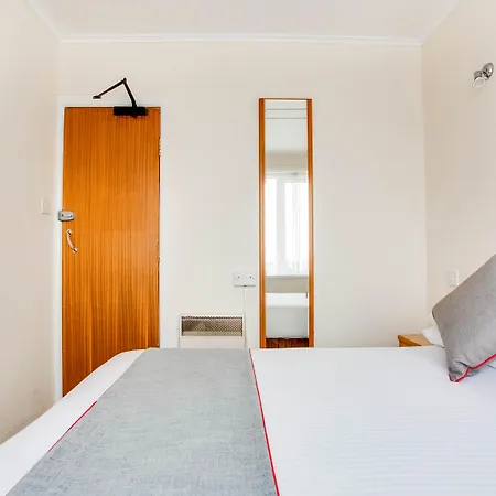 Oyo Godolphin Arms Otel 3*