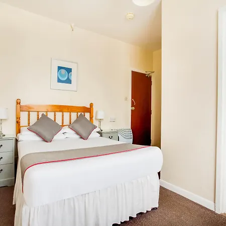 Oyo Godolphin Arms 3*