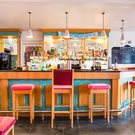 Oyo Godolphin Arms Otel 3*
