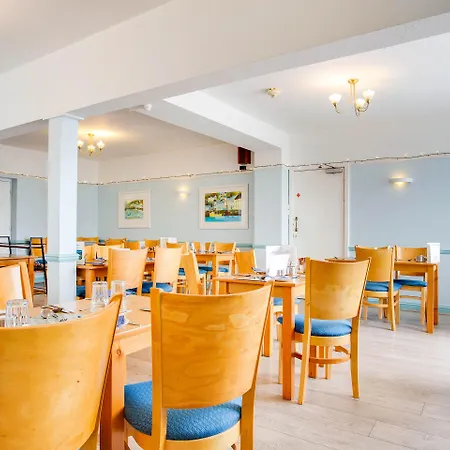 Oyo Godolphin Arms Otel