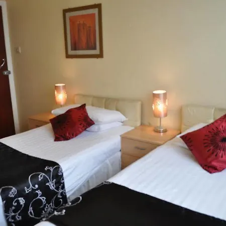 Oyo Godolphin Arms 3*