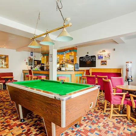 Oyo Godolphin Arms Otel