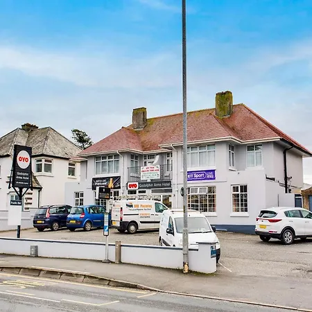 Oyo Godolphin Arms Otel 3*