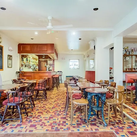 Oyo Godolphin Arms Otel New Quay