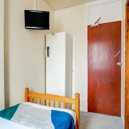 Oyo Godolphin Arms Otel New Quay