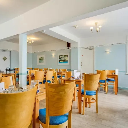 Oyo Godolphin Arms Otel New Quay