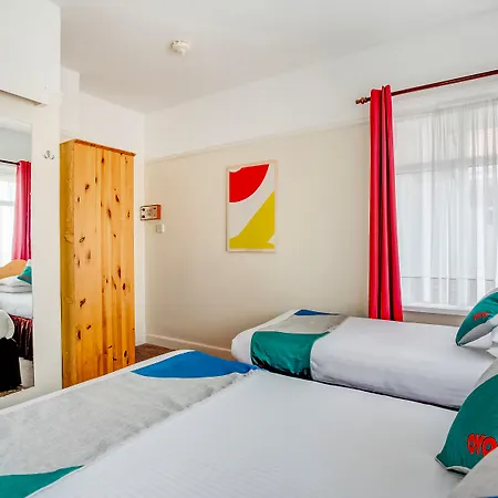 Oyo Godolphin Arms Hotel